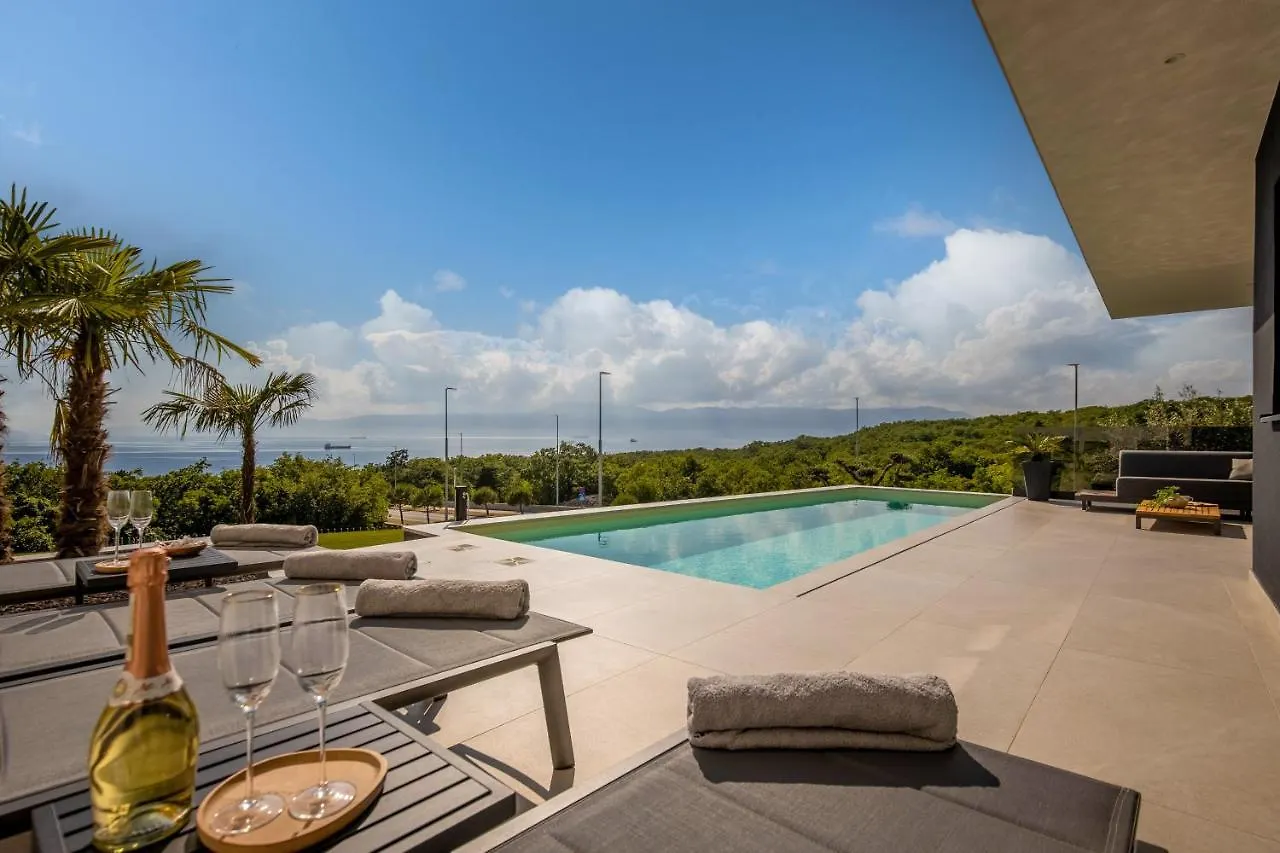 Villa Ameli Apartment With Swimming Pool Fiume