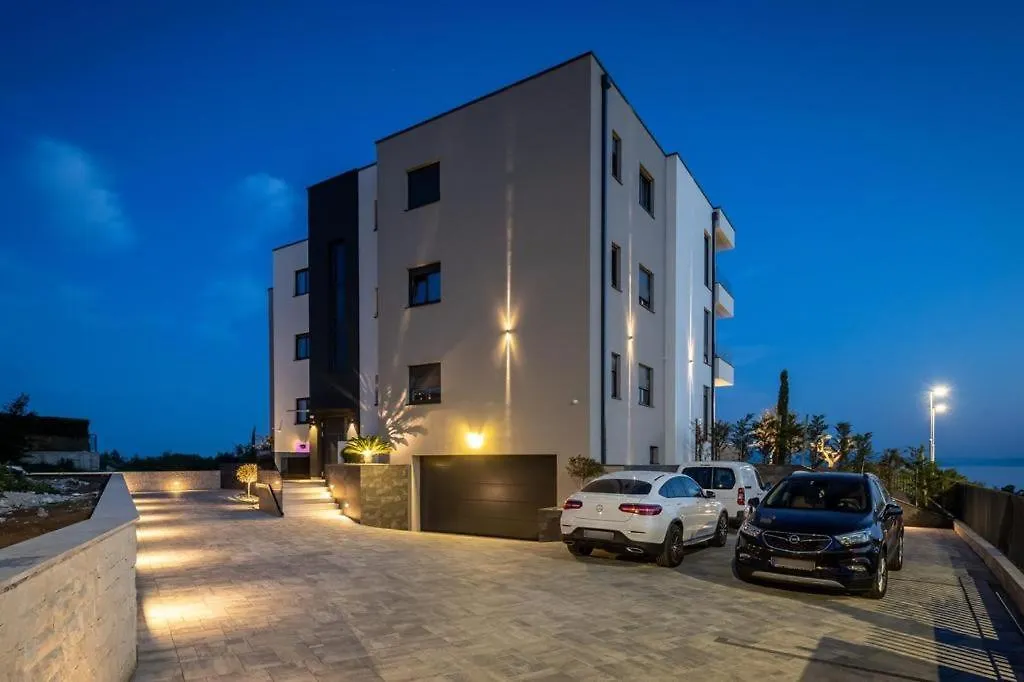 Villa Ameli Apartment With Swimming Pool Fiume
